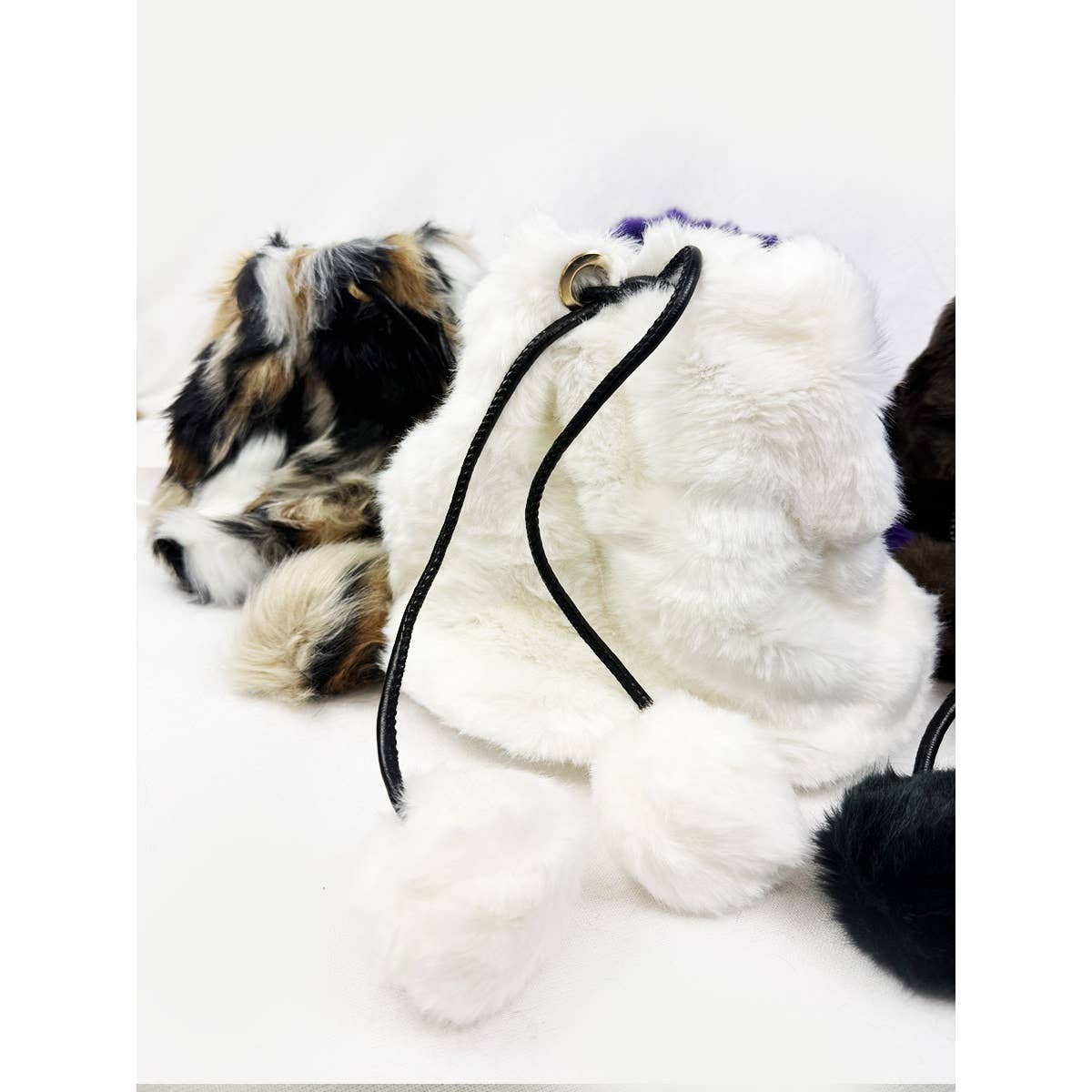 Love and Repeat – wholesale Drawstring bag – women's – Faux Fur Drawstring Bucket Bag7