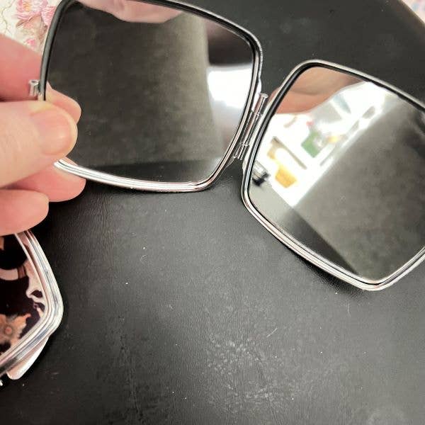 Cedar Hill Country Market - Wholesale Compact Mirror - Mirrored Compacts7