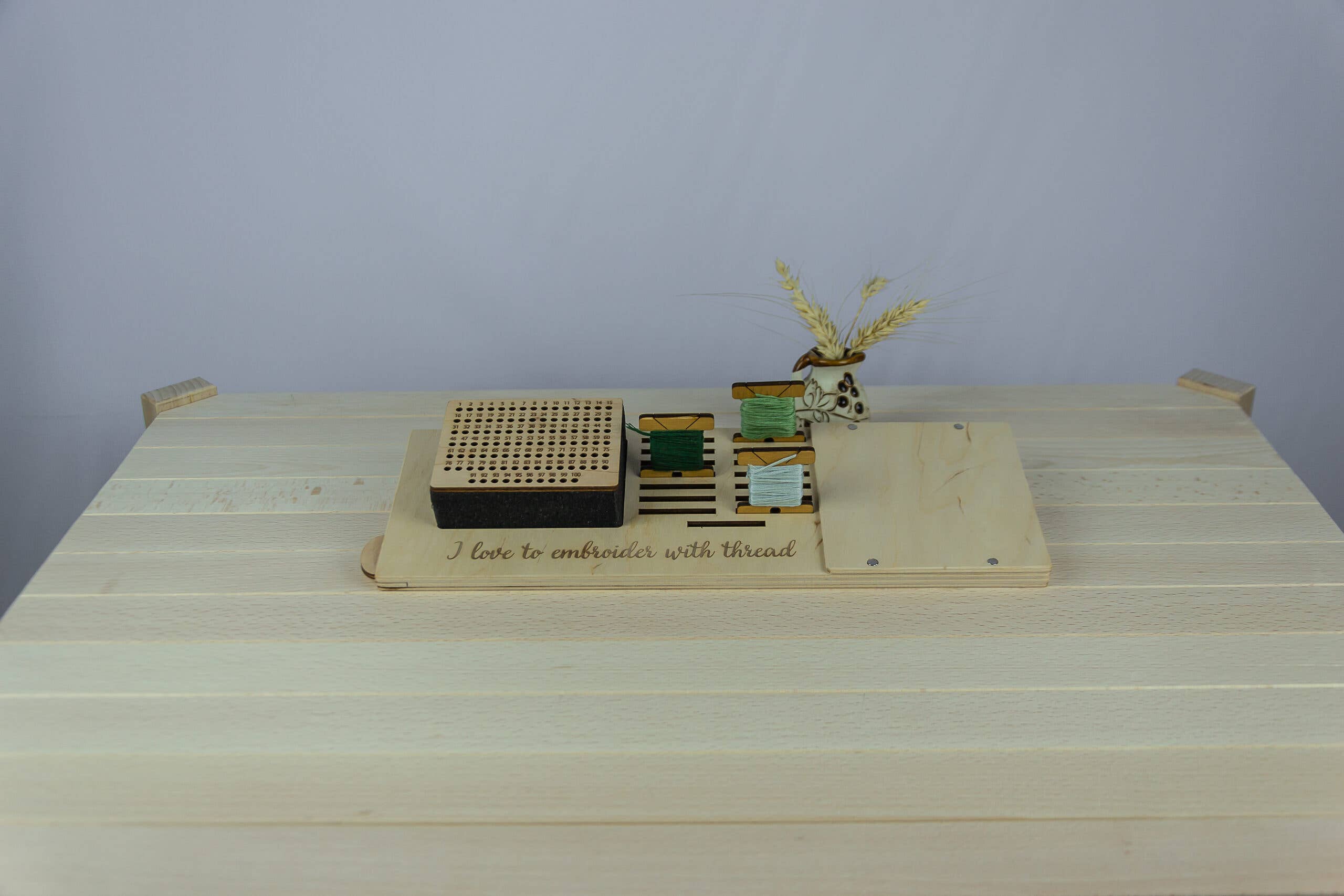 Embroidery craft - Venta al por mayor Material para bordado/punto de cruz - Soporte para bobinas/carretes con imán para agujas 15 ranuras6