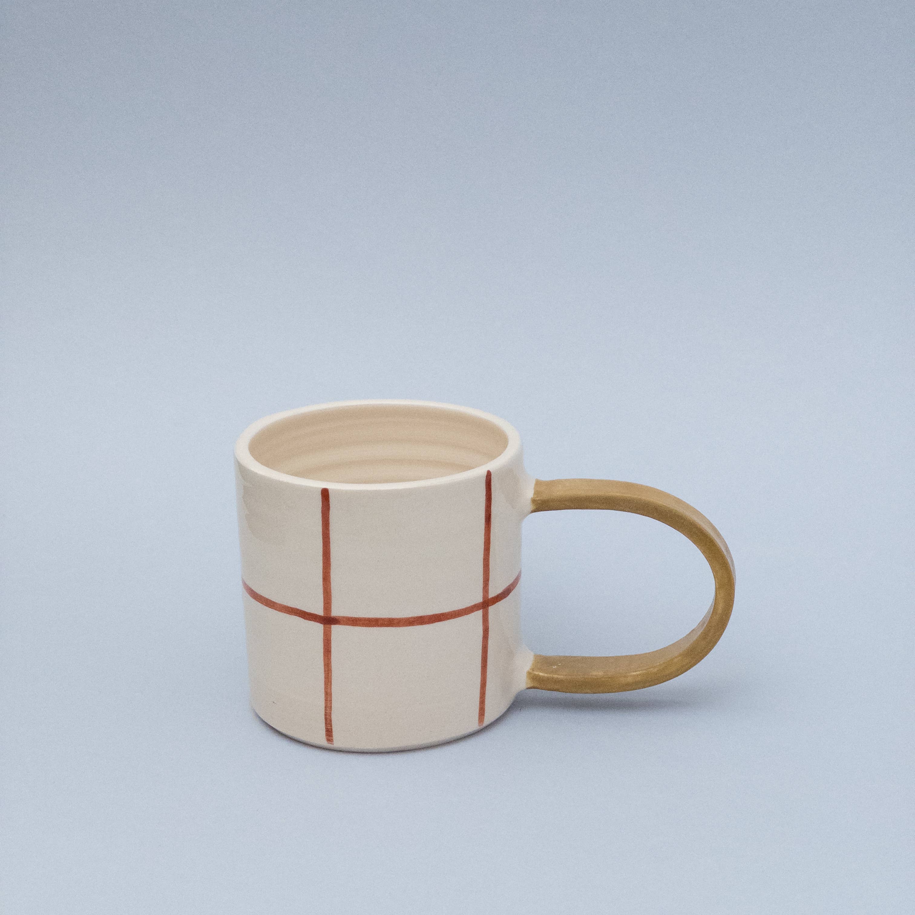 Odeon Studio – wholesale Coffee mug – olive green checkered cup with handle1