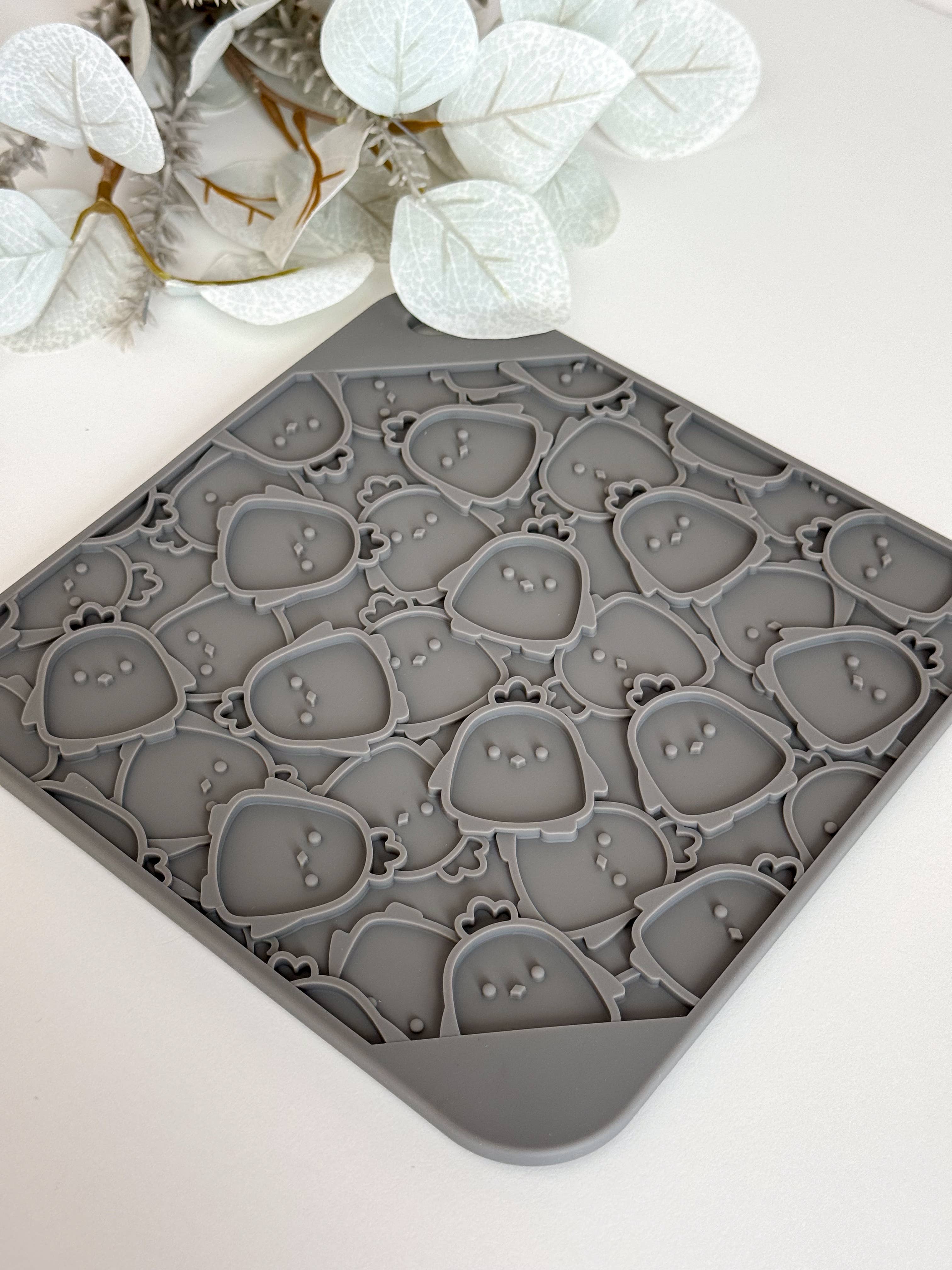 Doggotique - Wholesale Pet Food Mat - Dog - Schleckmatte Chicken Party, Lick Mat Dog, Feeding Mat Dog10