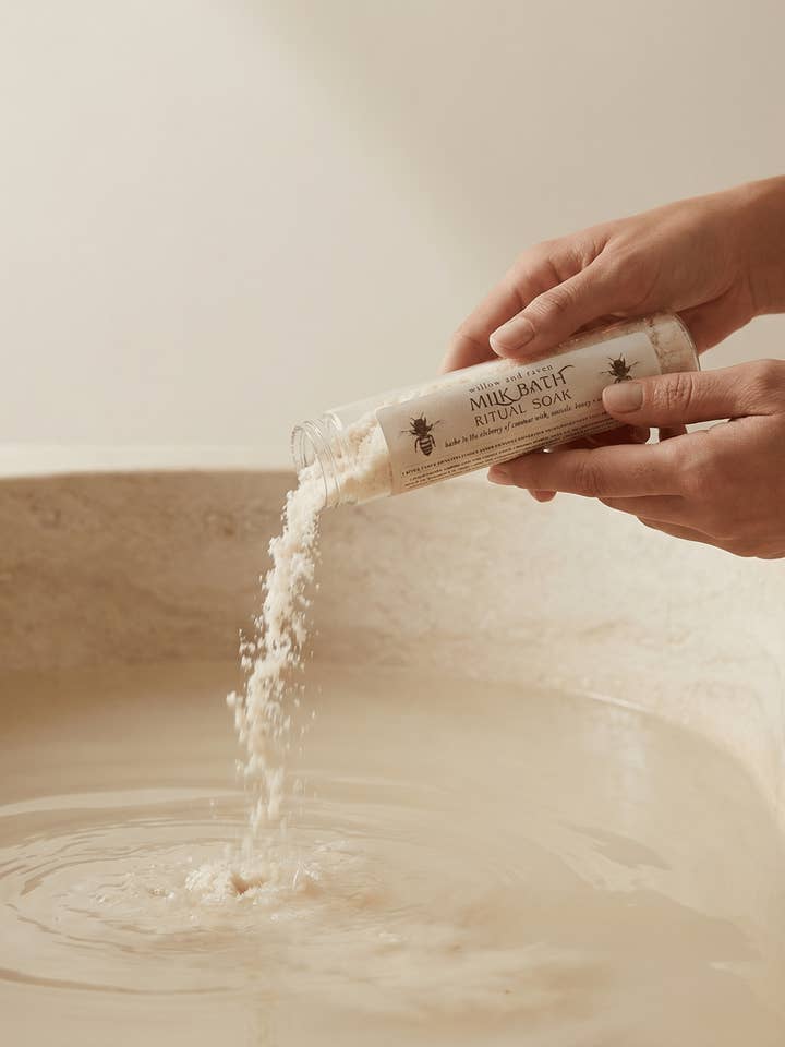 Rituel de Bain de Lait pour la vente par Willow and Raven