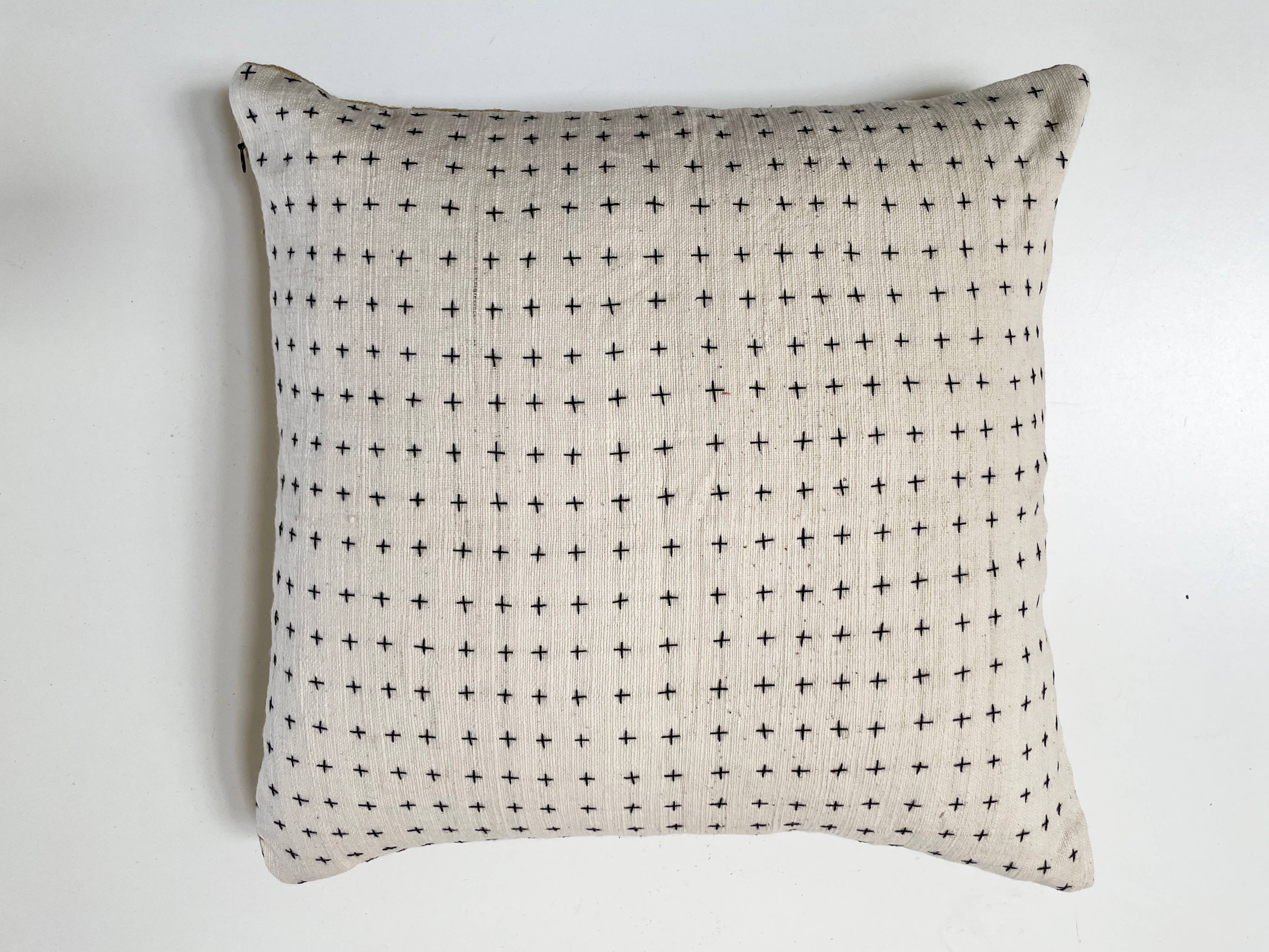 Happy French Gang – Engroshandel Pyntepude – Natur- og sennepspude 18x18in2