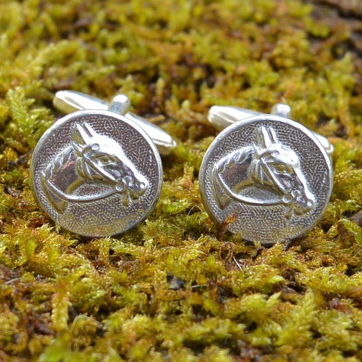 Gemelos de peltre de caballo, cazadores victorianos moldeados a mano por Will para venta al por mayor de William Sturt Fine Pewter