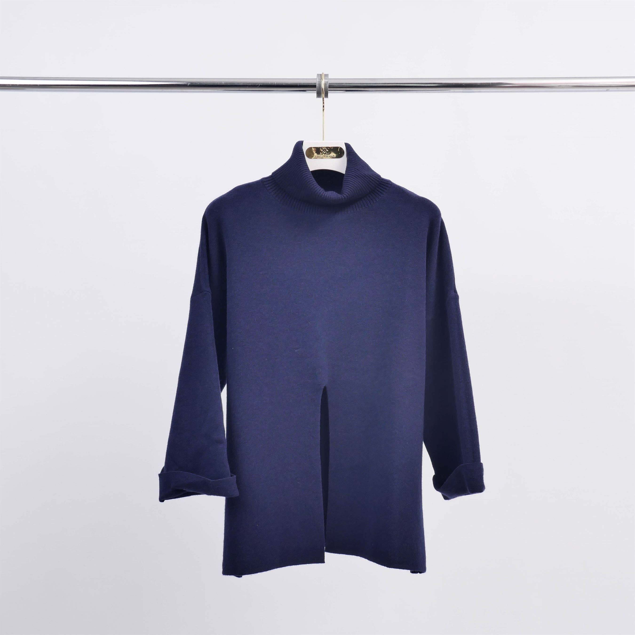 Cecile Wang - Wholesale Knit Sweater - Women's - Turtleneck sweater with slit at the bottom front HY108676