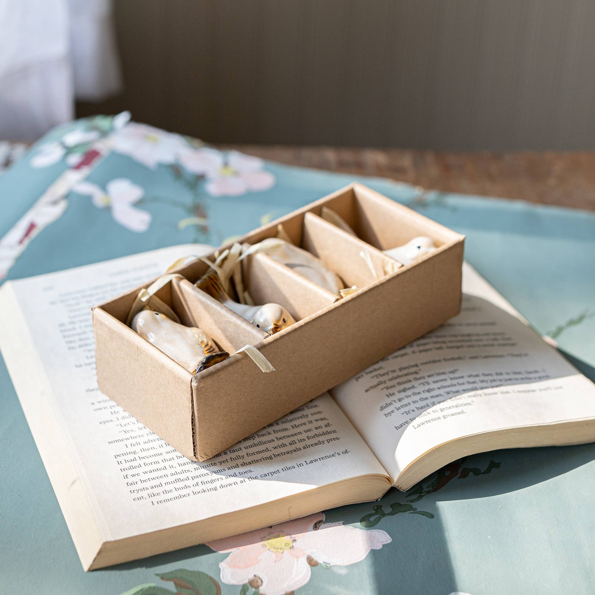 Foreside Home & Garden - Wholesale Decorative Figurine - Nalin Set 4 Garden Ceramic Bird Accents White7