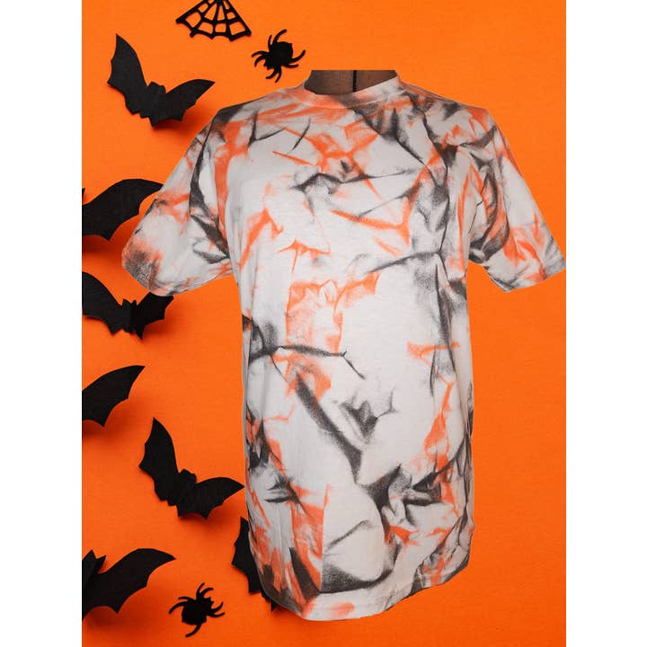Zwart-oranje Tie Dye Gildan Softstyle T-shirt voor wholesale door Ink'd Worx by Design