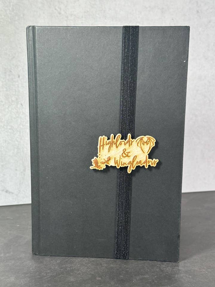 Marque-page élastique Highlords & Wingleaders pour les amoureux des livres pour la vente par The Mas Boutique