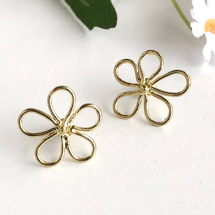 Perennial Posts - Gold and other Purchase Wholesale perennial. Free Returns & Net 60 Terms on Faire trending on Faire.