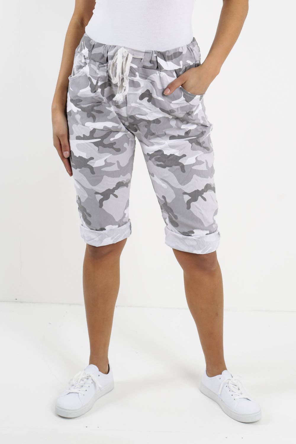 Miss Bold – wholesale Shorts – Women’s – Italian Camouflage Magic Chino Shorts128