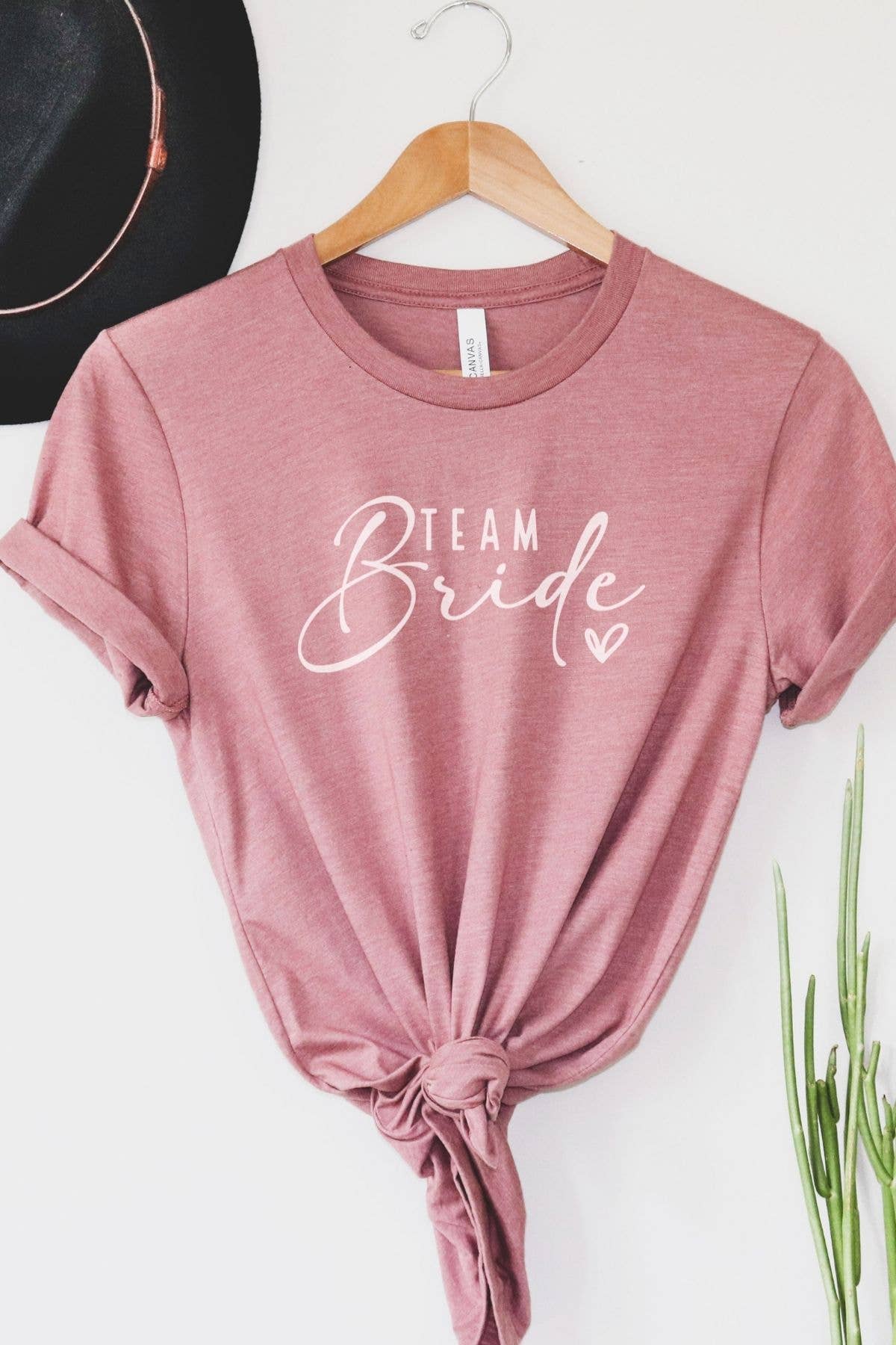 Bella Me – wholesale T-shirts med screentryck – Dam – Team Bride grafisk Tee2