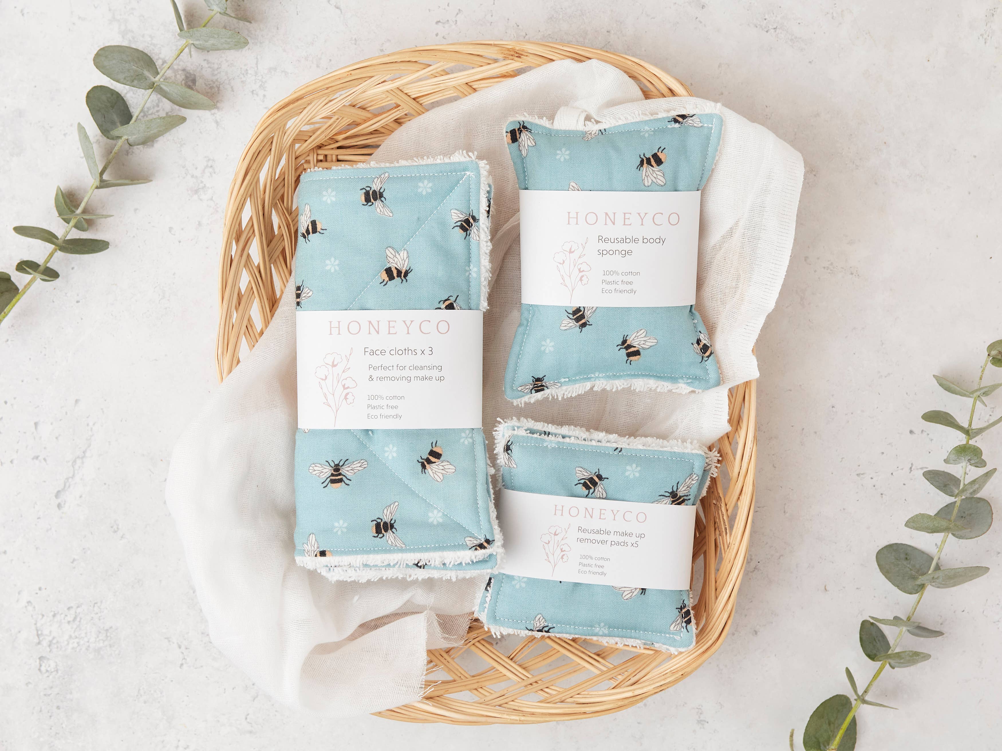 honeyco – wholesale Bath pouf/sponge – Reusable face cloths - cream bees - ecofriendly beauty4