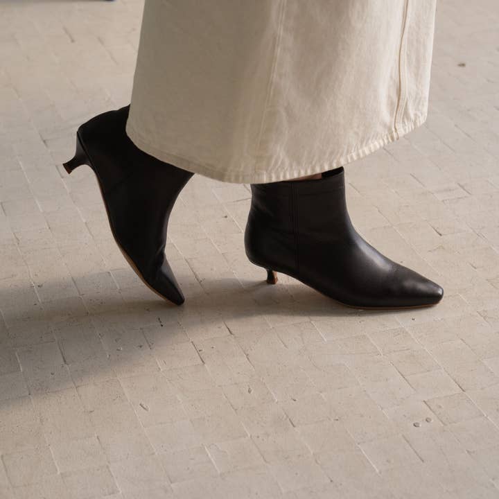 Vared Boots, black for wholesale on Faire11