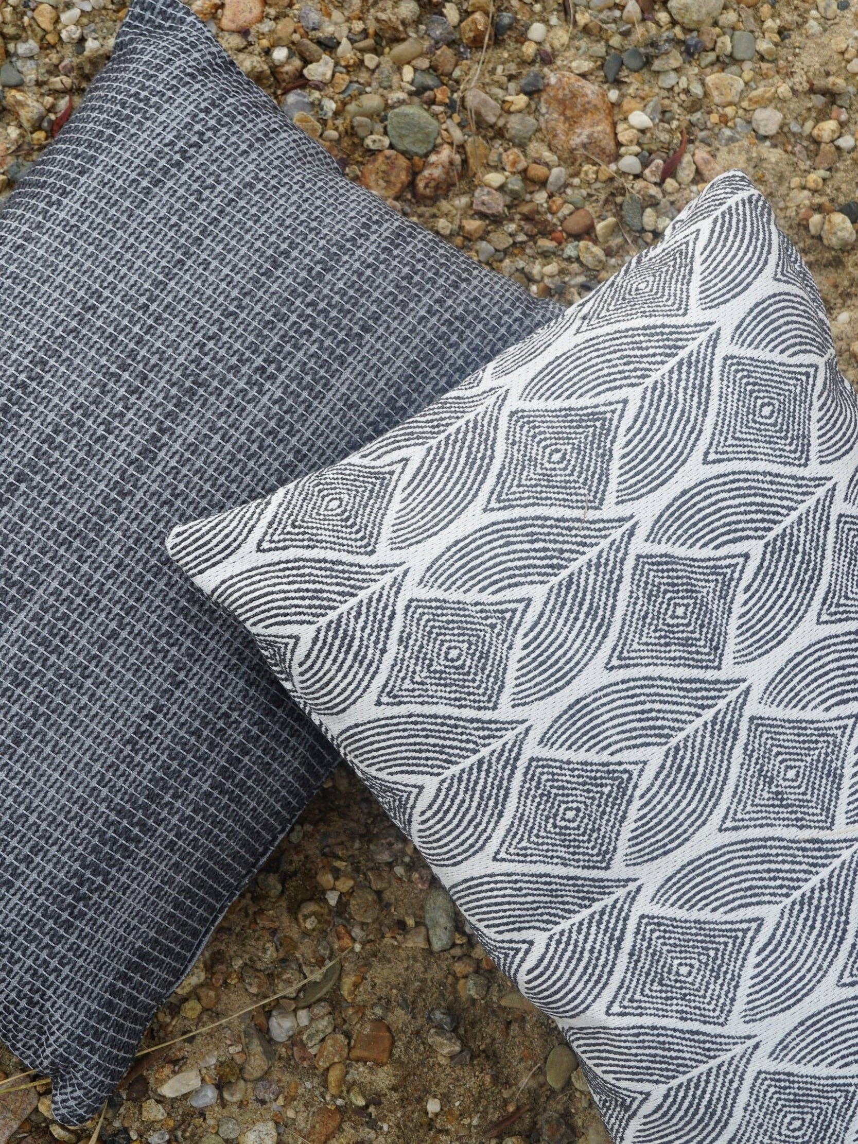 Anaya Home - Vendita all'ingrosso Cuscini decorativi - Cuscino da Interno Esterno Nero Cool Tropics7