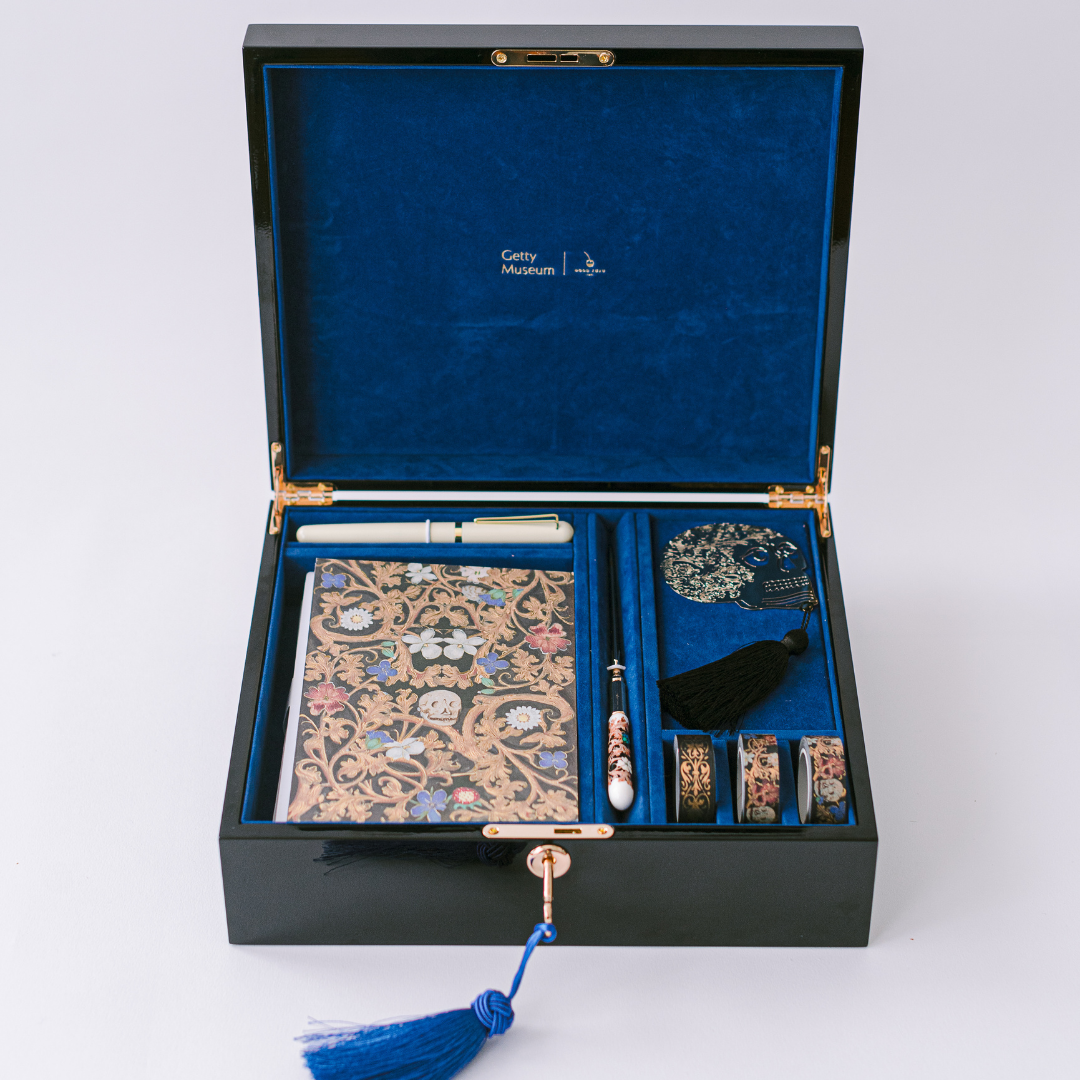 Good Juju Ink - Vente Assortiments de papeterie/cartes - Ensemble de papeterie Coffret laqué éclairé avec motifs crânes4