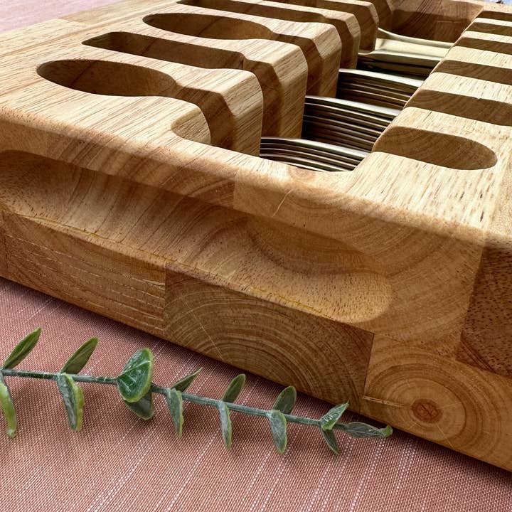 Loudblade - Wholesale Flatware Caddy - Custom Solid Hevea Wooden Flatware Drawer Organizer1