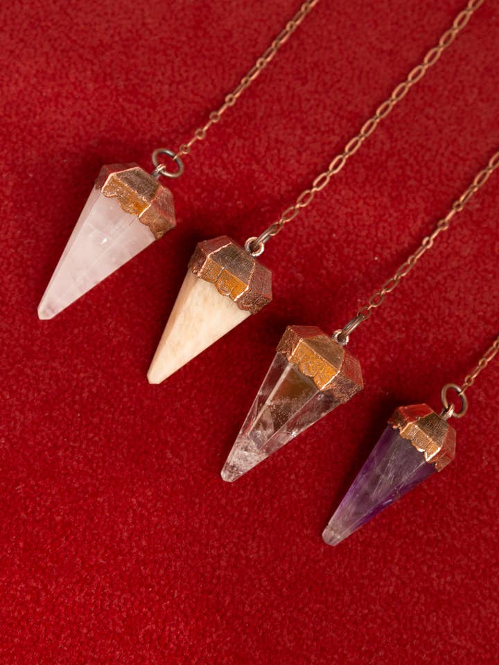 Pendules | Cuivre + Cristal pour la vente par The Cyprus Cabinet