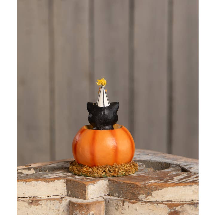 Bethany Lowe Designs - Wholesale Decorative Figurine - Cecil's Hang Out