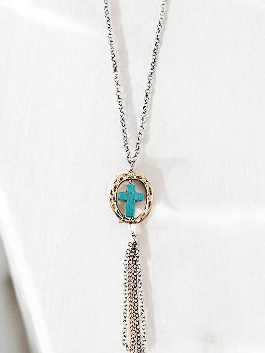 Ensemble de Collier à Pendentif avec Chaîne à Glands et Croix Accentuée pour la vente par Andrea Bijoux