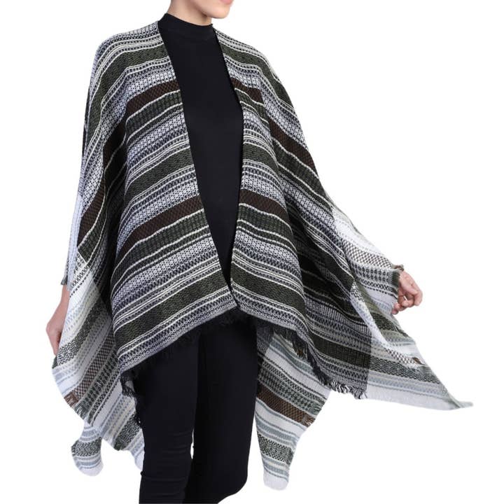 Poncho Acogedor de Rayas con Flecos - Oliva Marfil para venta al por mayor de Vismaya - A Brand by Shivani LLC
