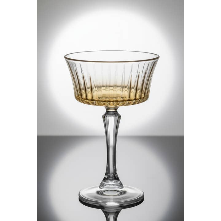 Set di 6 calici da champagne senza tempo con base color ambra per la vendita all'ingrosso da parte di VIVIENCE