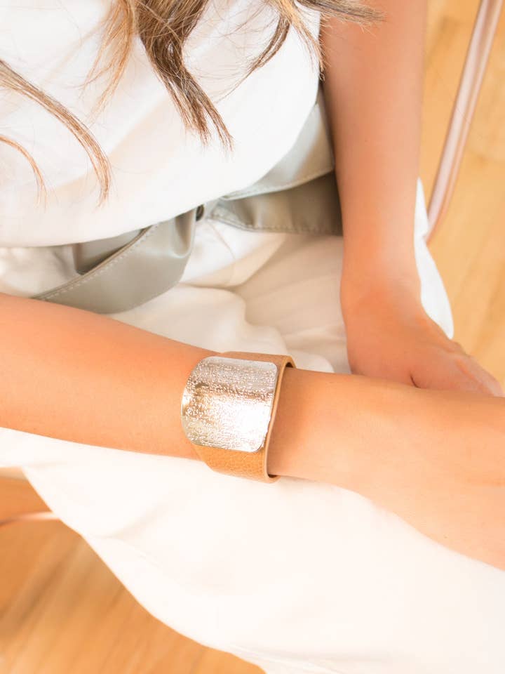 Bracelet en cuir et métal estampé | 6 couleurs pour la vente par Hipster Row