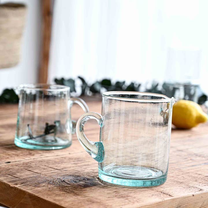 Grote Ronde Karaf van Gerecycled Glas BELDI met Handvat en Tuit voor wholesale door COSYDAR-DECO