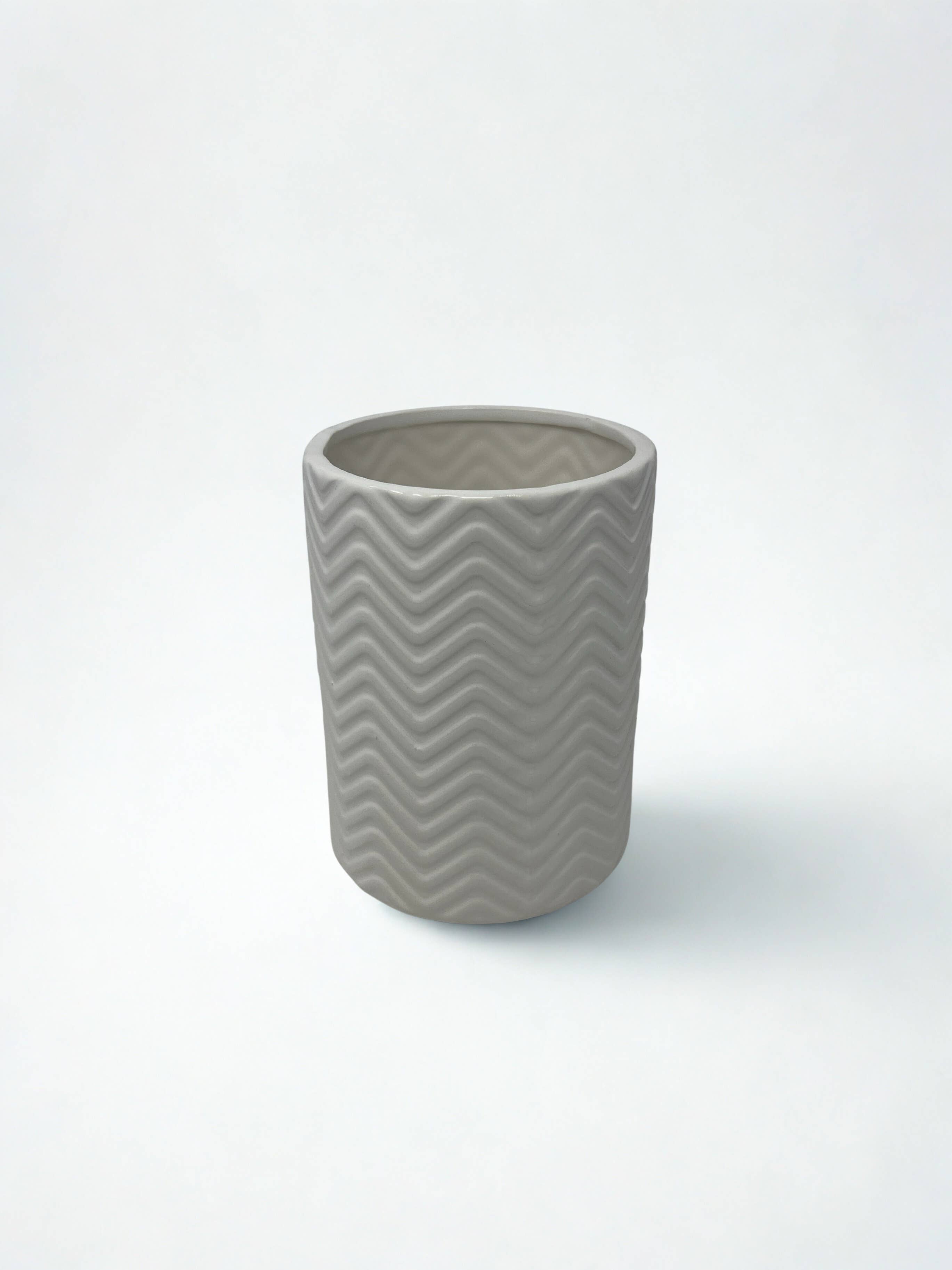 USA HomeMax - Wholesale Vase - Modern Ceramic Flower Vase Assorted Designs5