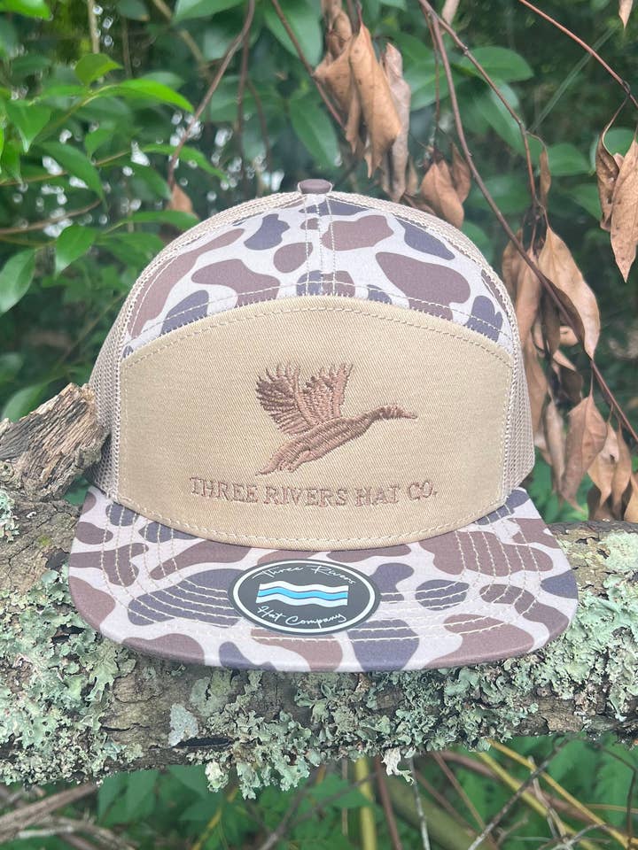 Pato Volador Clásico - Gorra Plana "Old’s Cool" - Lost Hat Co. para venta al por mayor de Three Rivers Hat Co.