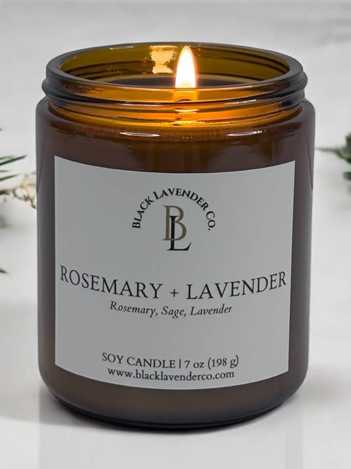 Vela de soja en vidrio ámbar de 7 oz. - Romero + Lavanda para venta al por mayor de Black Lavender Co.