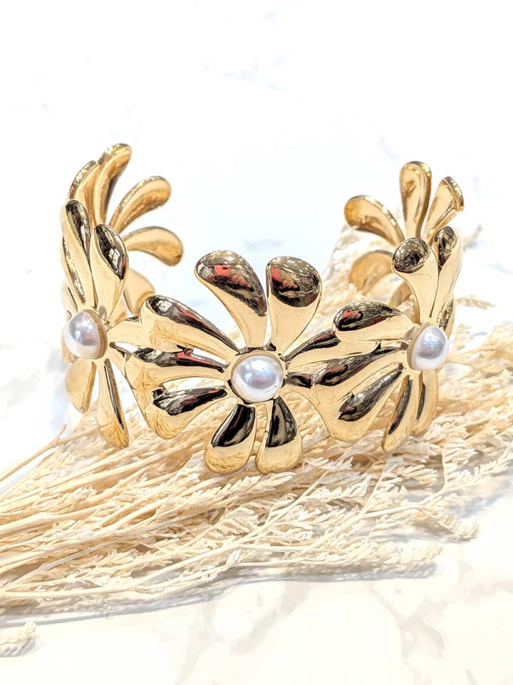 46629BR Bracelet fleur en acier inoxydable pour la vente par LOLO & YAYA