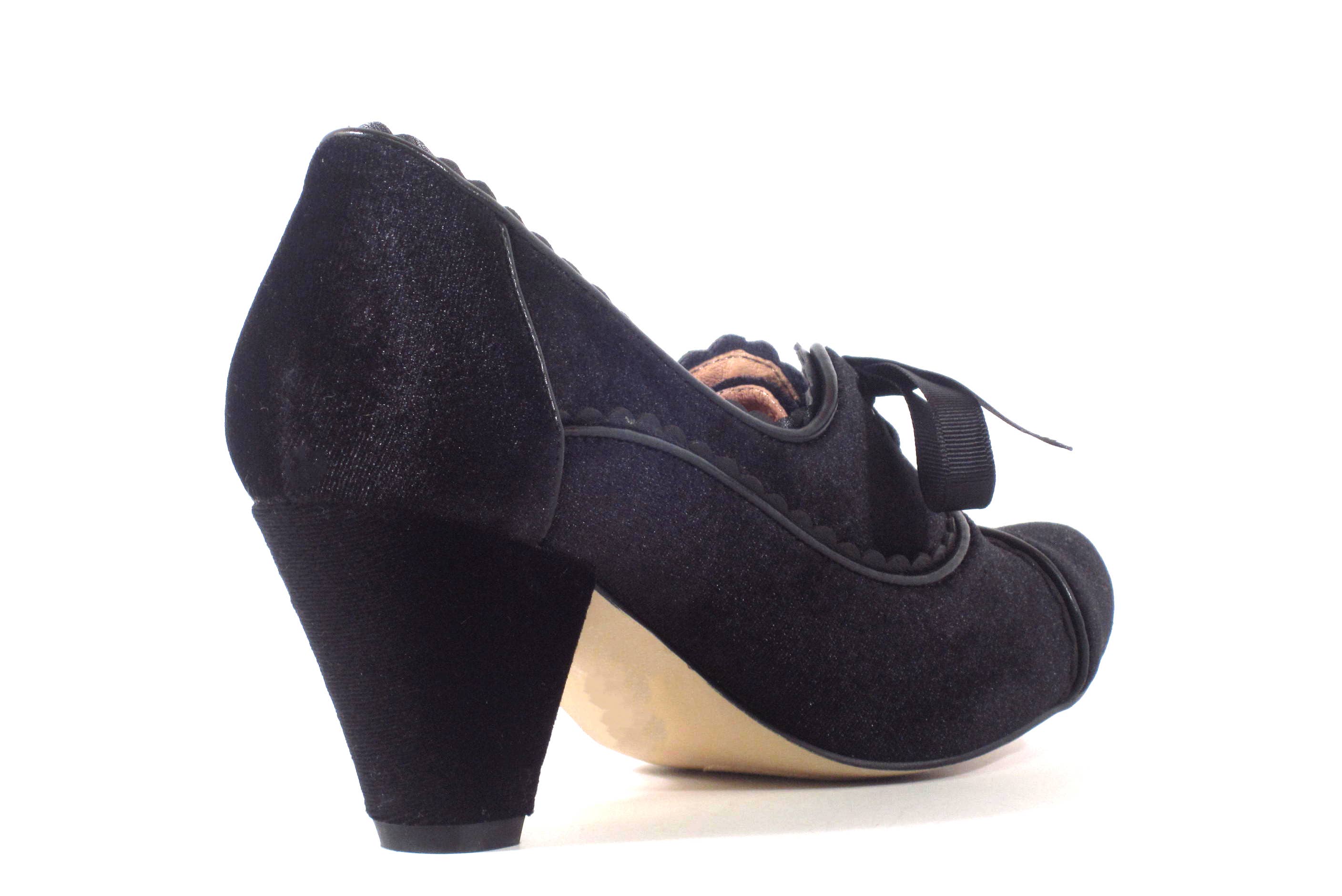 Chelsea Crew – Großhandel Schuhe mit niedrigen Absätzen – Damen – Madison Velvet Retro-Schuhe für den Urlaub7