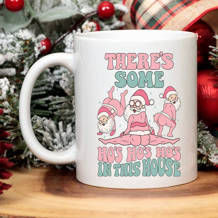 Il y a des Ho Ho Ho dans cette maison Tasse drôle de Noël Tasse à café à thème Cadeaux de Noël pour la vente par House of Binky