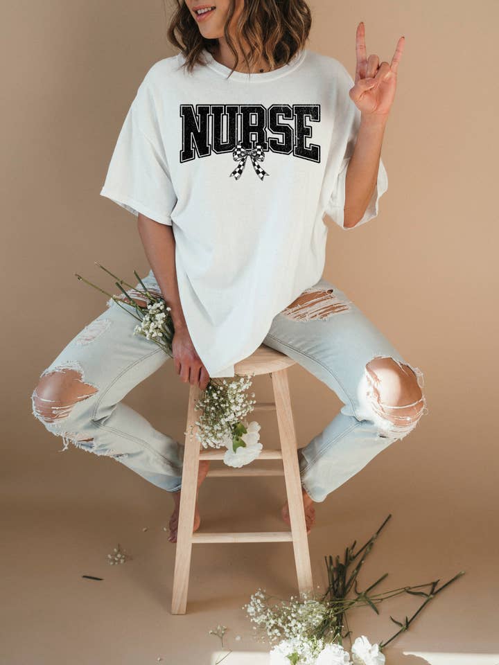 Enfermera a cuadros en blanco y negro para venta al por mayor de The Cozy Peach Co