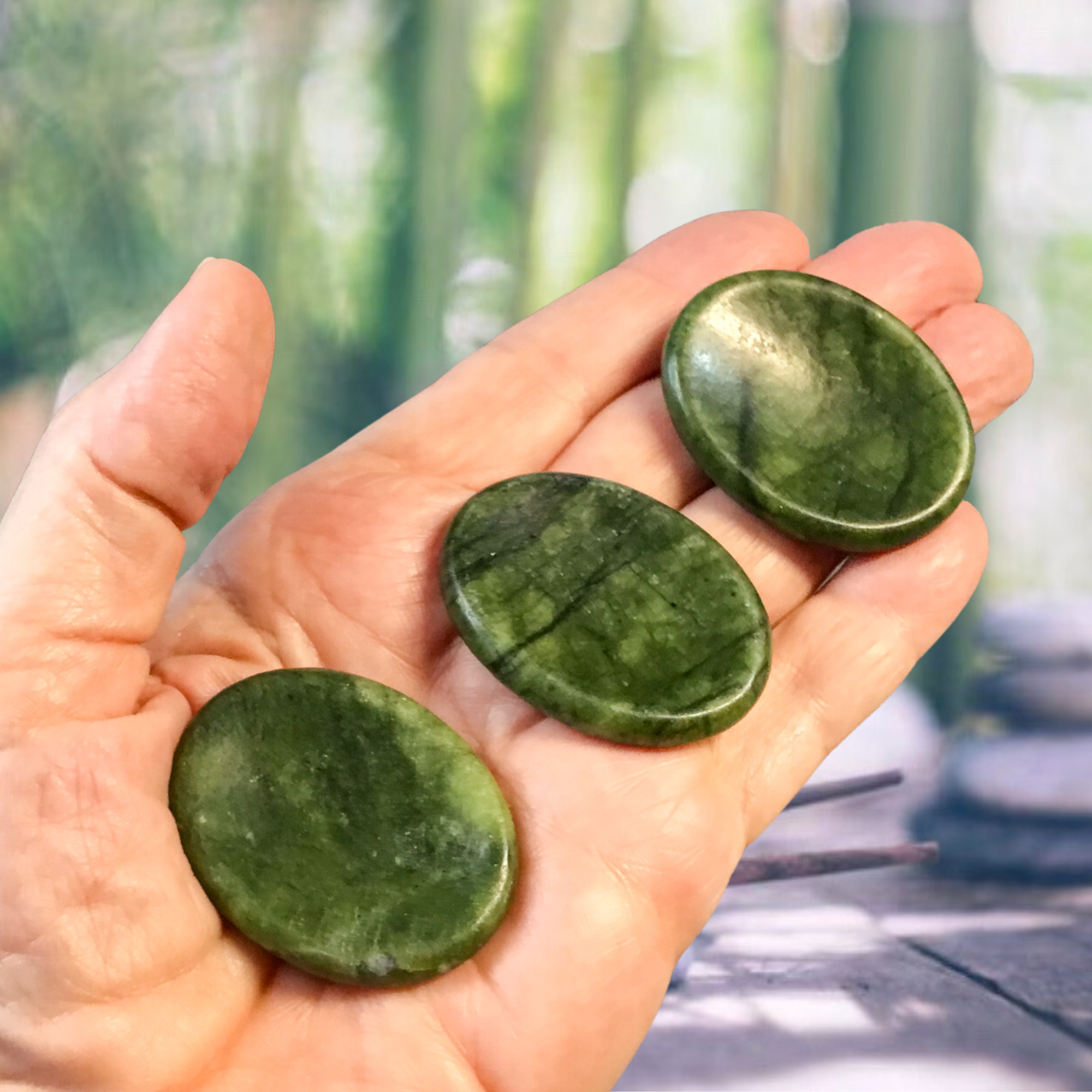 Essential Wellness - Body, Mind, Spirit - Wholesale Spirituele steen/kristal - GROENE JADE Zorgensteen met Optie voor Informatieve Kaart2