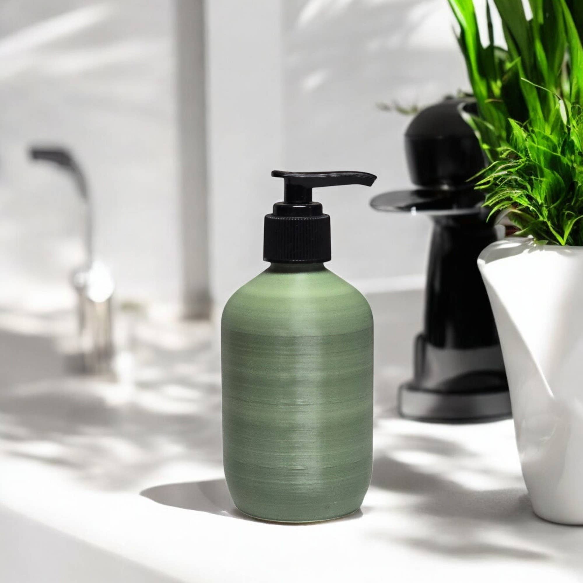 The Rogerie - Wholesale Bathroom Accessory Set - Bottles - 250mL2