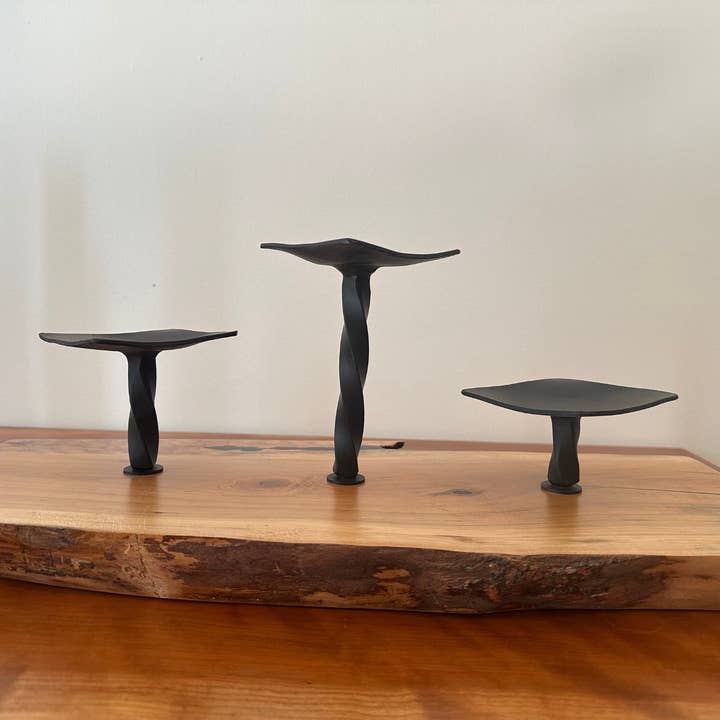 Base de Vela Retorcida con Racha Azul para venta al por mayor de BESPOKE WINE SOLUTIONS, LLC