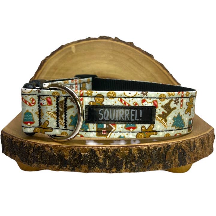 Collier Gingerbread Lane pour la vente par Squirrel!