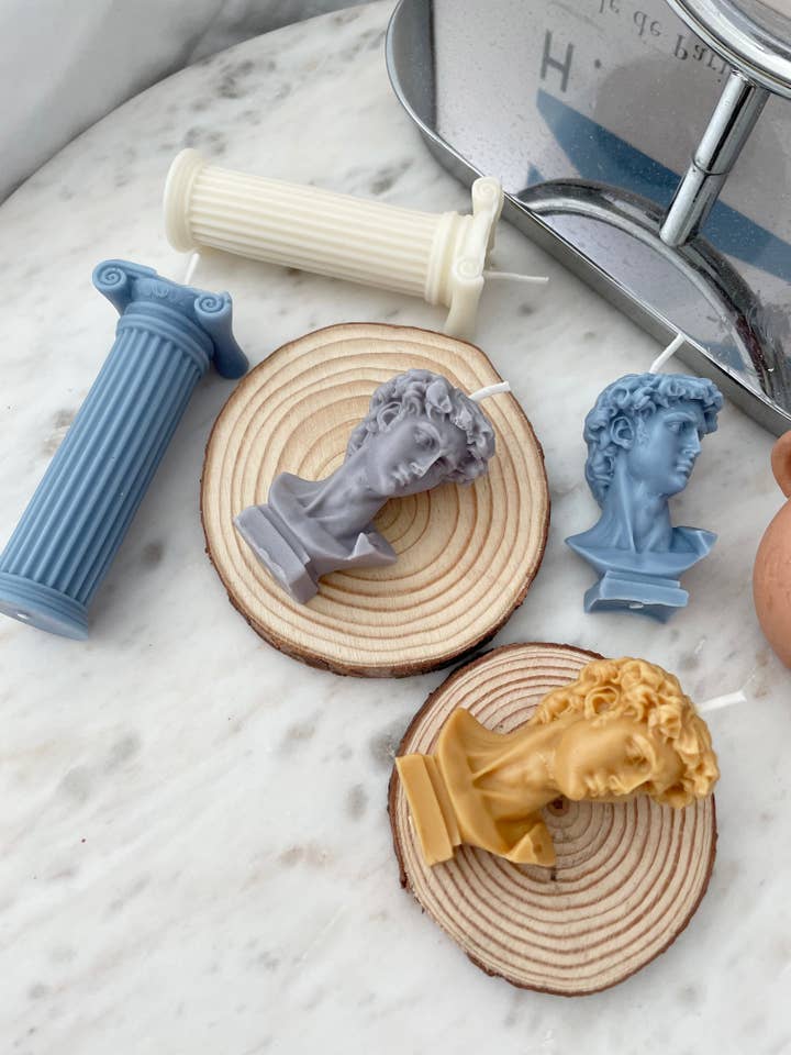 Candela Mini Busto di Davide per la vendita all'ingrosso da parte di LA AROMA CANDLE CO.