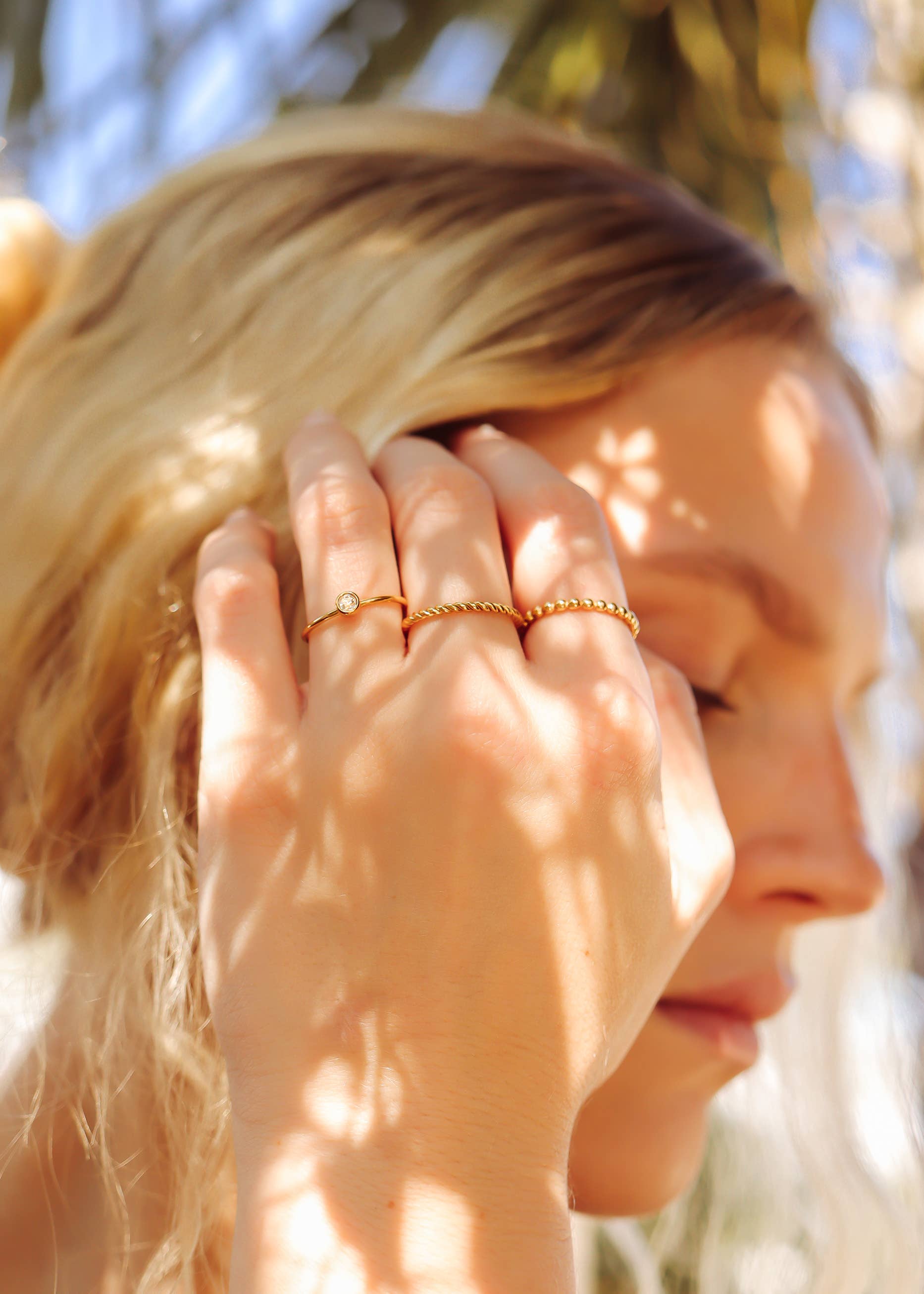 WJW - Vente Solitaire - Bague empilable pierre de naissance 18K or PVD (Midi/Taille 3)4