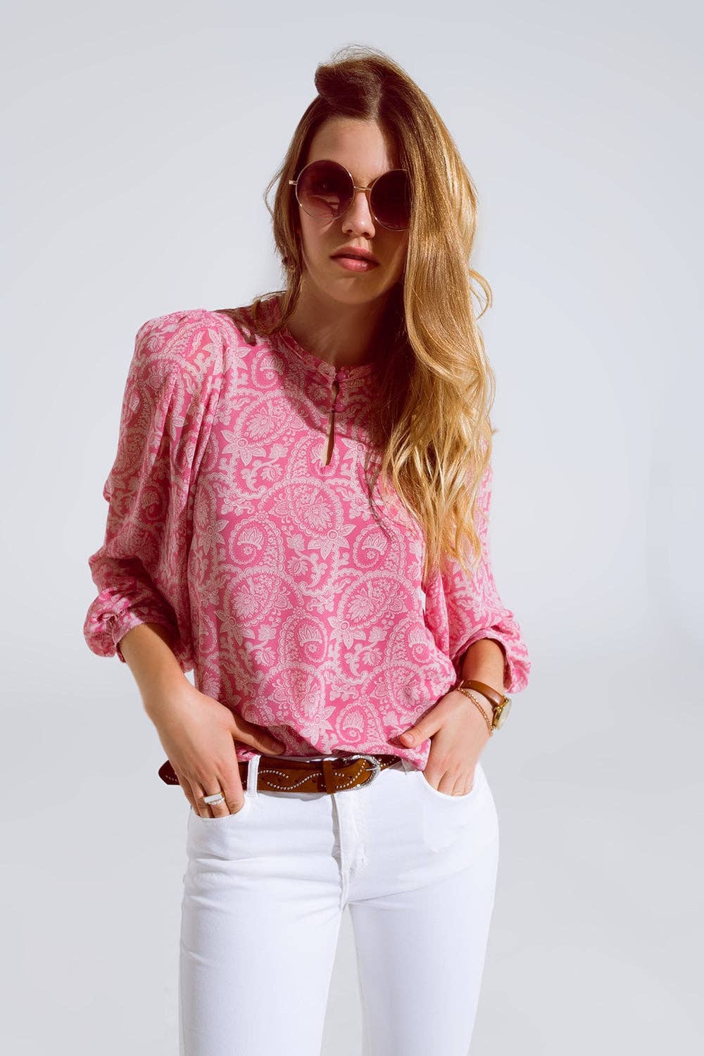Roze Roze chiffon blouse met bloemenprint en lange ballonmouwen voor groothandel op Faire1