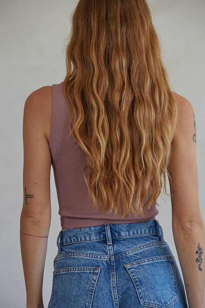 By Together – Großhandel Strickoberteil – Damen – By Together nahtloses, geripptes Strick-Top mit Rundhalsausschnitt und ärmellos4