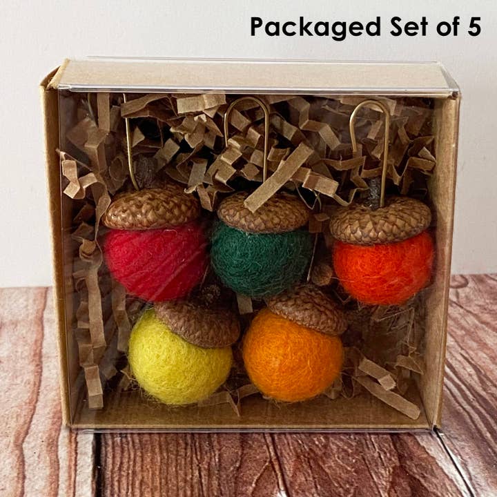 Oakwind Hollow – Großhandel Verzierungs-Set – Eichelschmuck aus Filz, Motiv Herbstblätter, 5 Stück