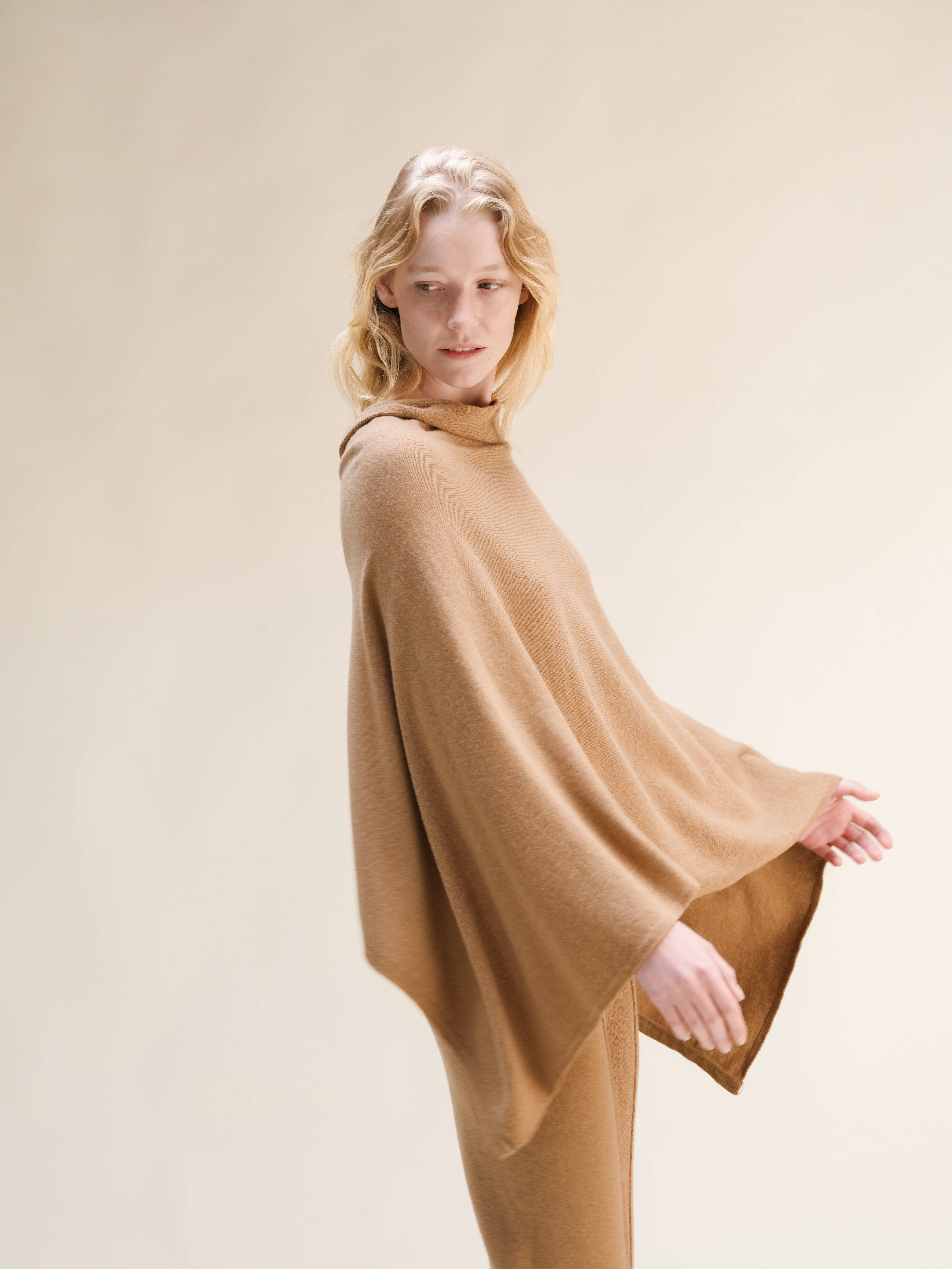 Lèmme - Wholesale Poncho - Women's - Cashmere Mix Asymmetric Poncho13