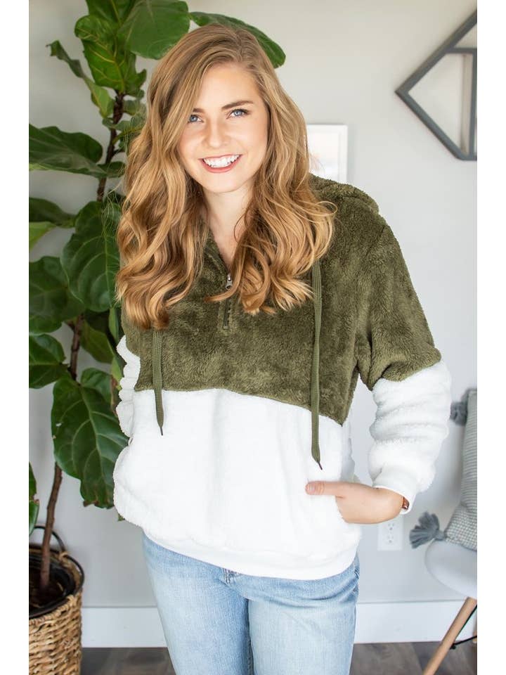 Rogue Society Apparel®️ – Großhandel Hoodie – Damen – Sherpa Hoodie | Oliv1