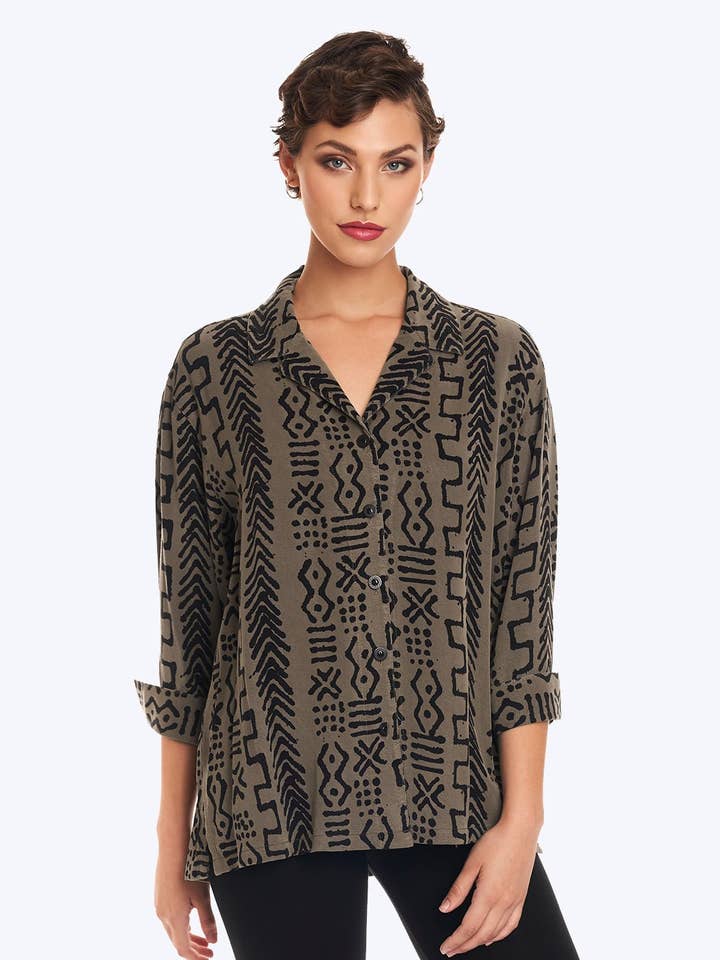 Tianello TENCEL™ bluse med mudderprint „Aida“ (kun granatæble XS) for engroshandel hos Tianello