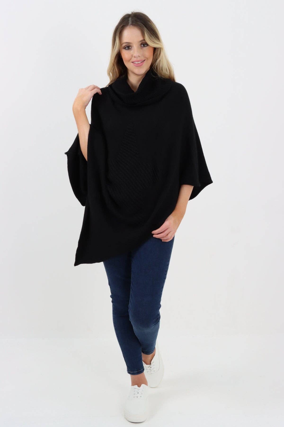 Miss Bold – Engroshandel Poncho - Dame – Italiensk strikket lagenlook poncho med stjernemønster og rullekrave0