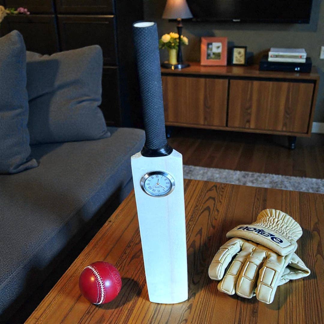 SPORTGIFTZ – wholesale Desk clock – CRICKET-GIFTS Mini Bat Clock Ideal for Personalisation3