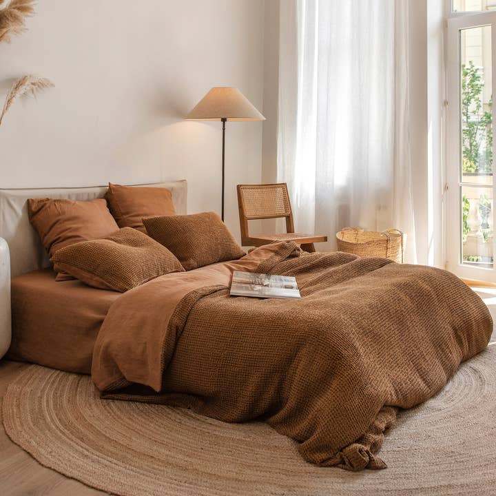 MagicLinen - Wholesale Bedding Set - Reversible waffle linen duvet cover set in Cinnamon
