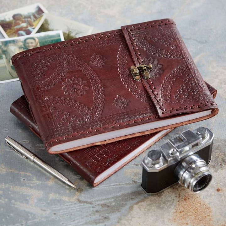 The Paper High Gift Company Limited – wholesale Photo album – Handmade Clasped Medium Leather Photo Album4